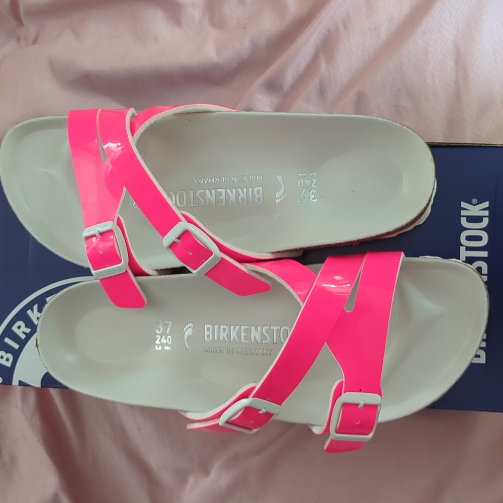 Pink sandals size 6